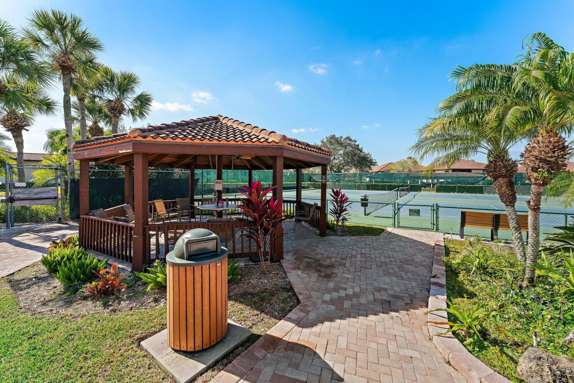 671 SW South River Drive, Unit 105, Stuart, FL 34997 Photo