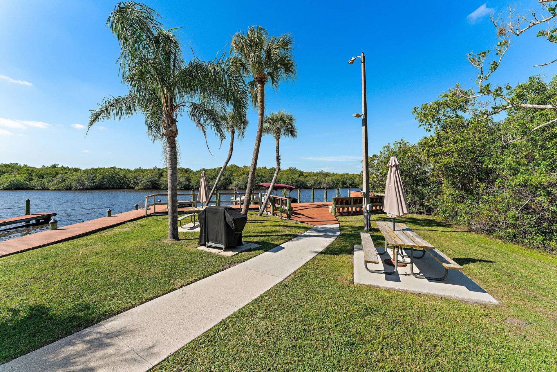 671 SW South River Drive, Unit 105, Stuart, FL 34997 Photo