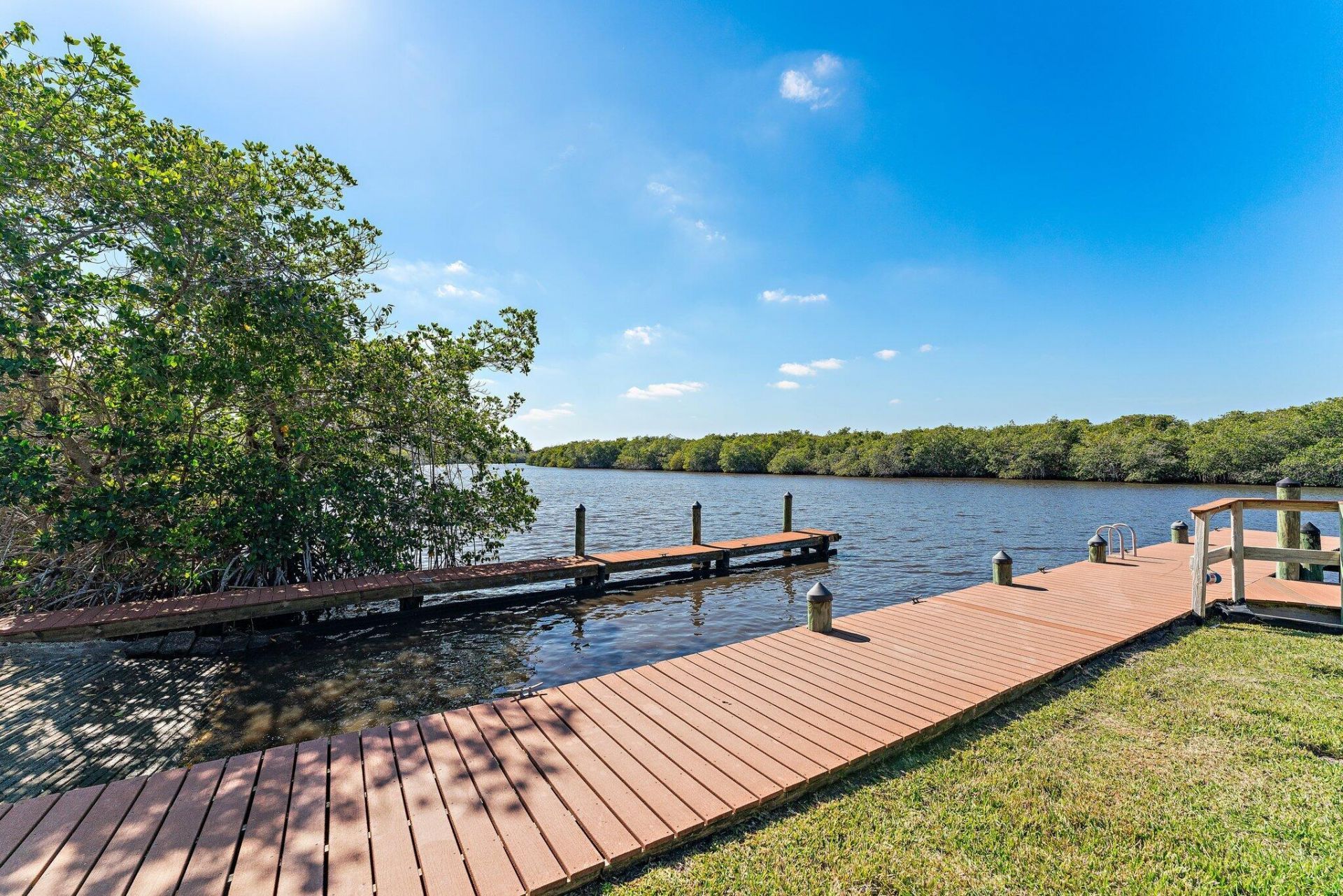 671 SW South River Drive, Unit 105, Stuart, FL 34997 Photo