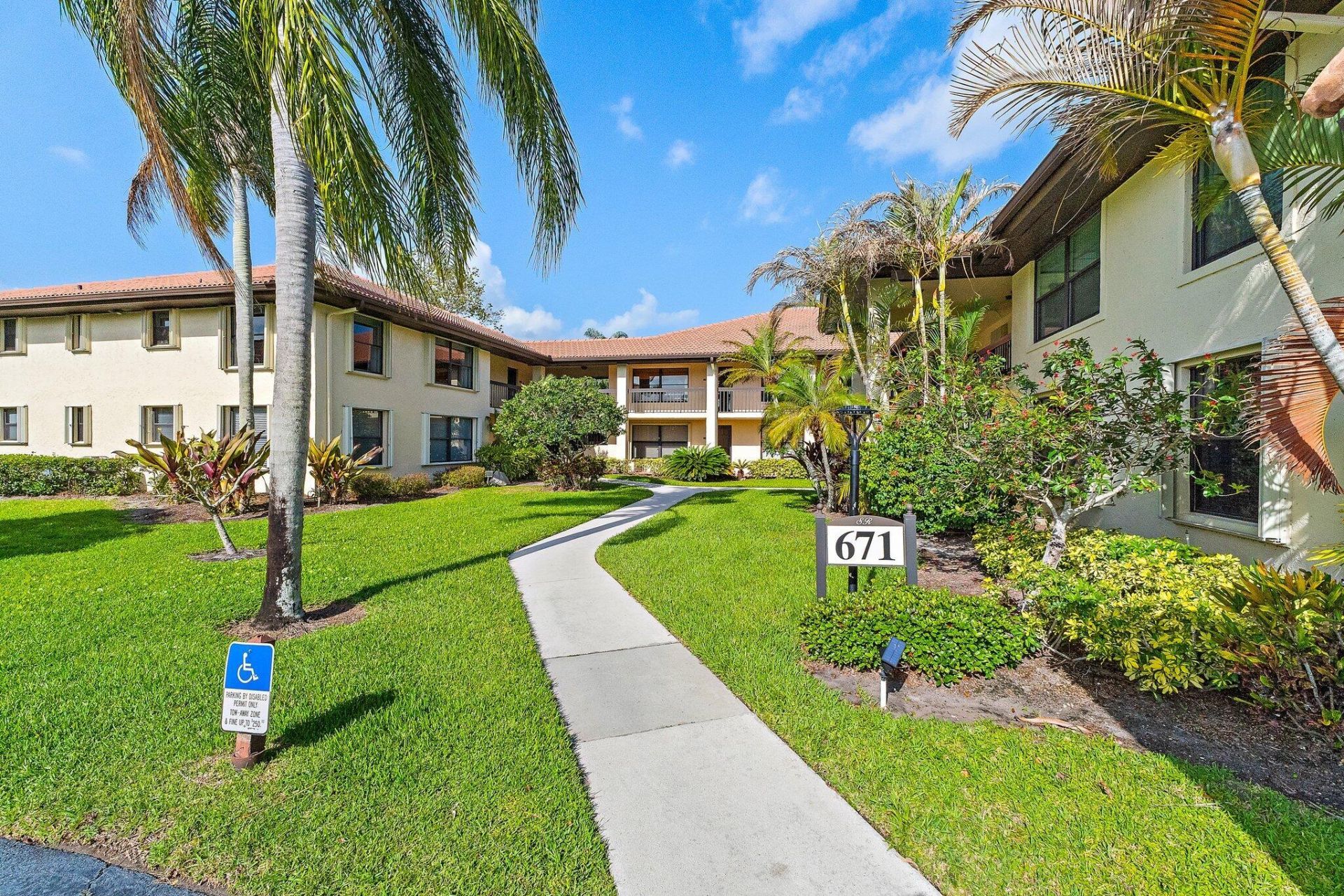 671 SW South River Drive, Unit 105, Stuart, FL 34997 Photo