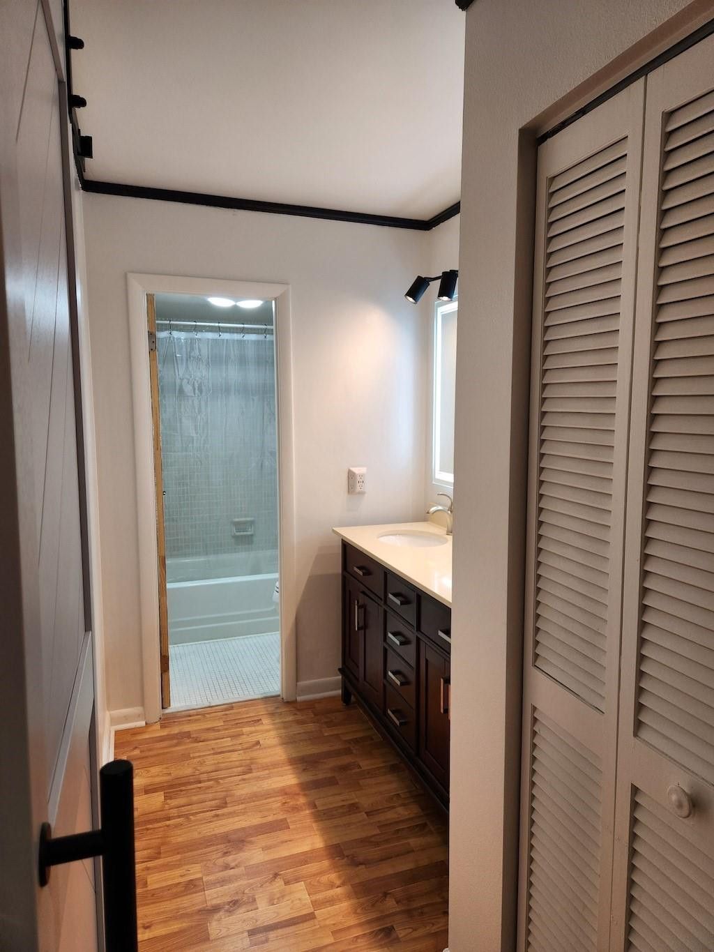 6001 N Falls Circle Drive, Unit 406, Lauderhill, FL 33319 Photo