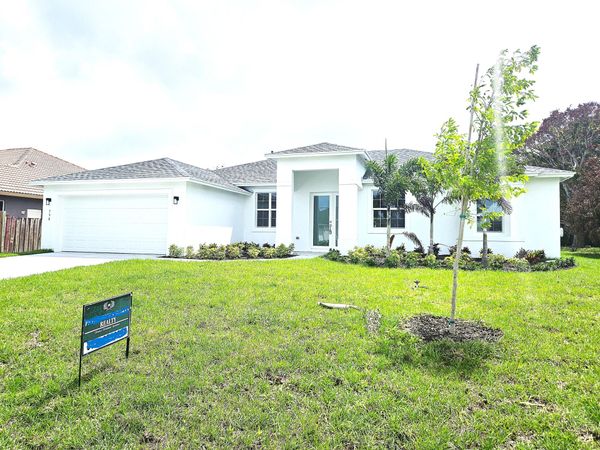 758 SW Mccoy Avenue, Port St. Lucie, FL 34953