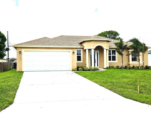 4252 SW Muncie Street, Port St. Lucie, FL 34953