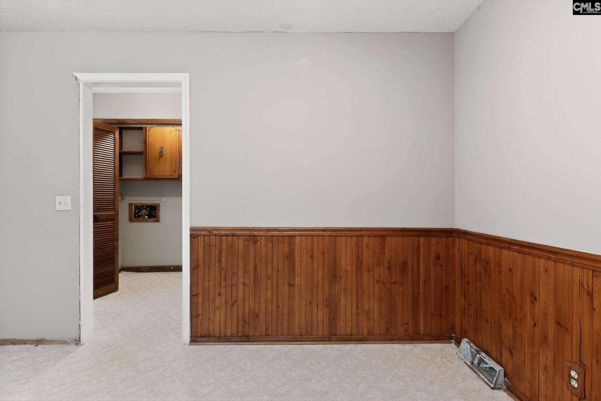 237 Charlwood Road Photo 11