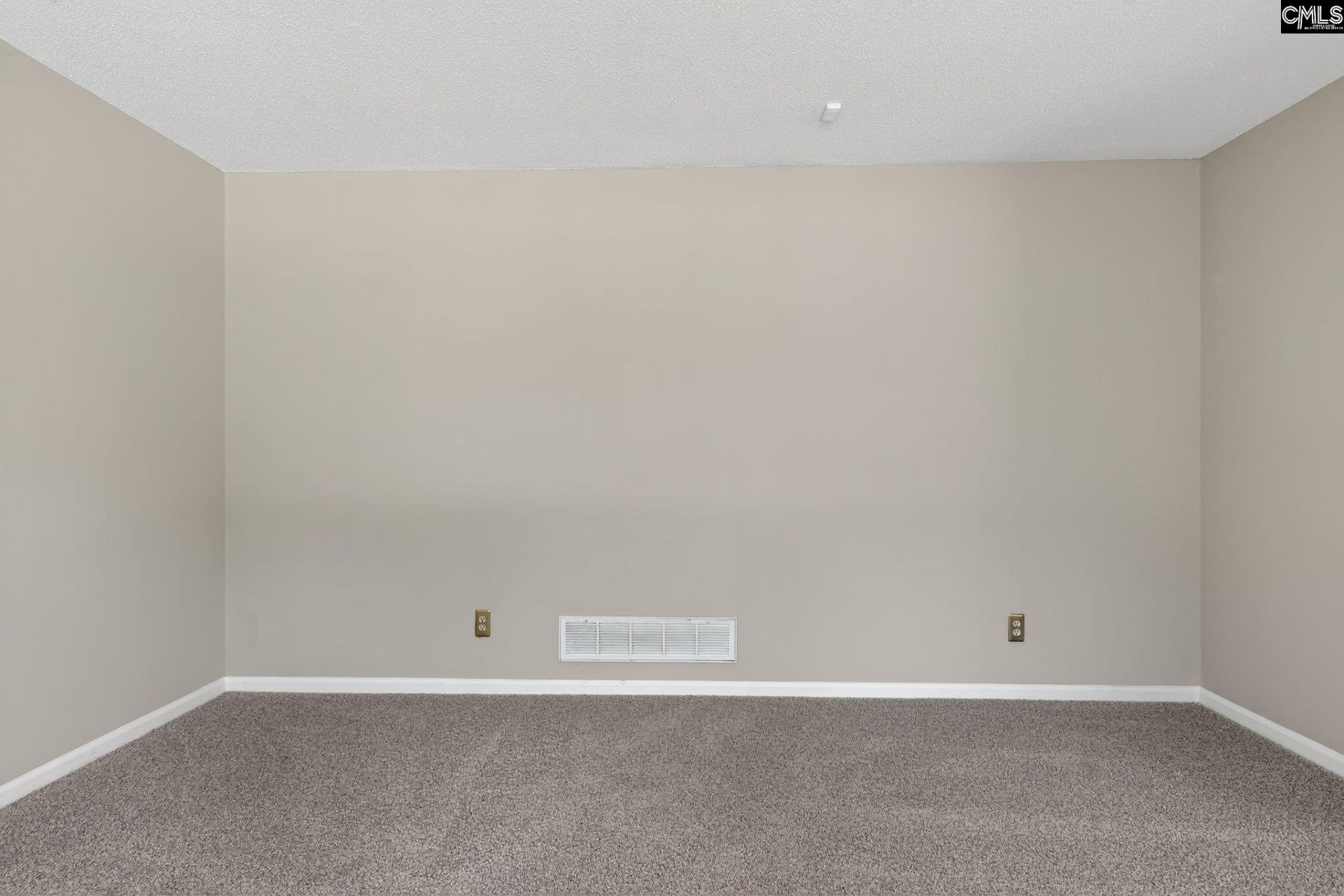 237 Charlwood Road Photo 20