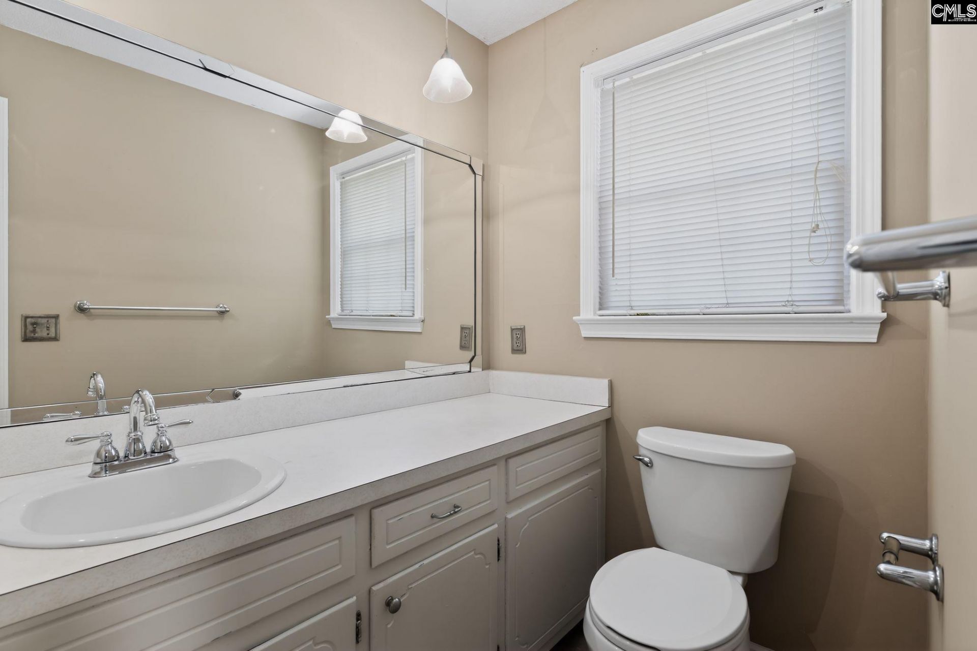 237 Charlwood Road Photo 27