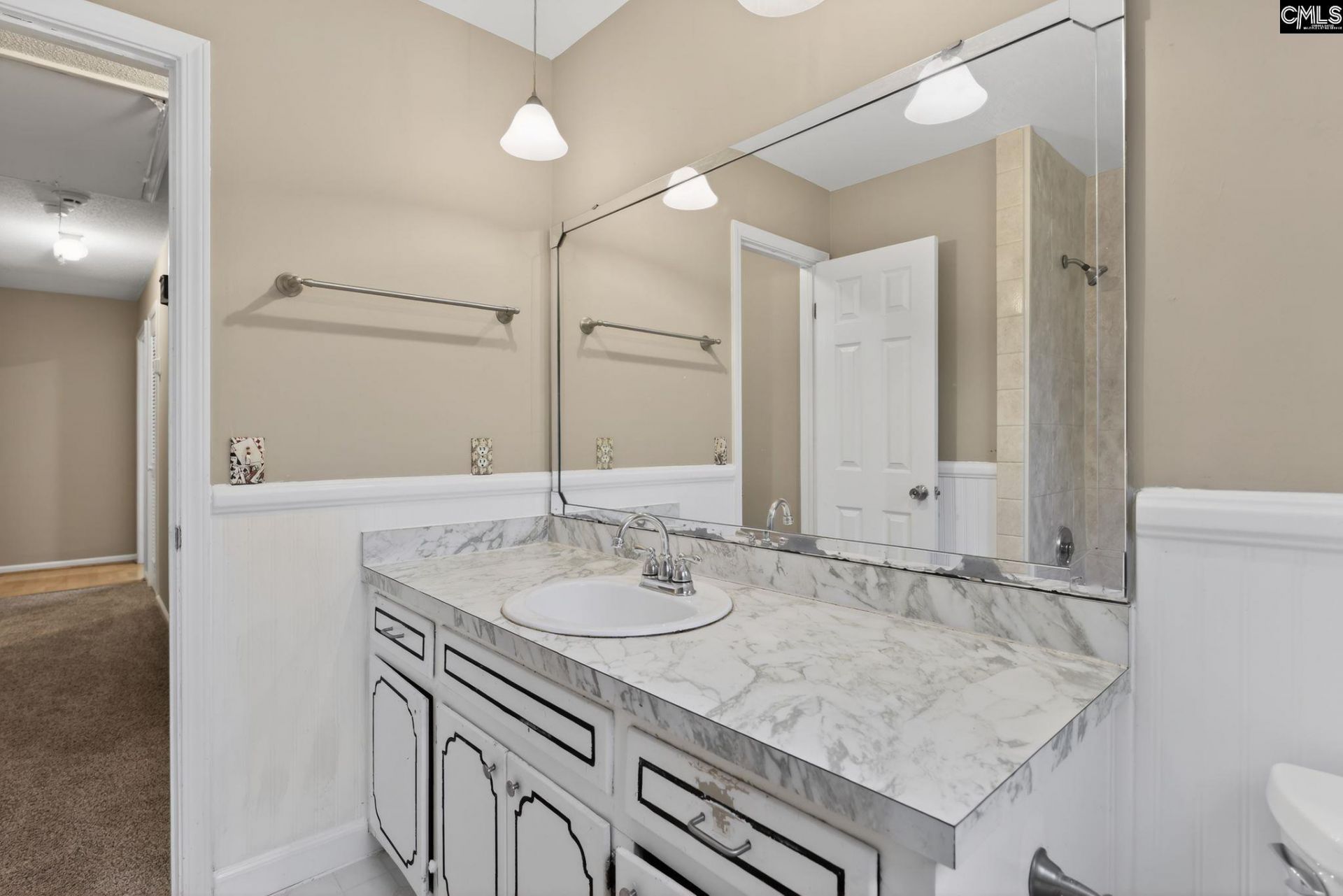 237 Charlwood Road Photo 29