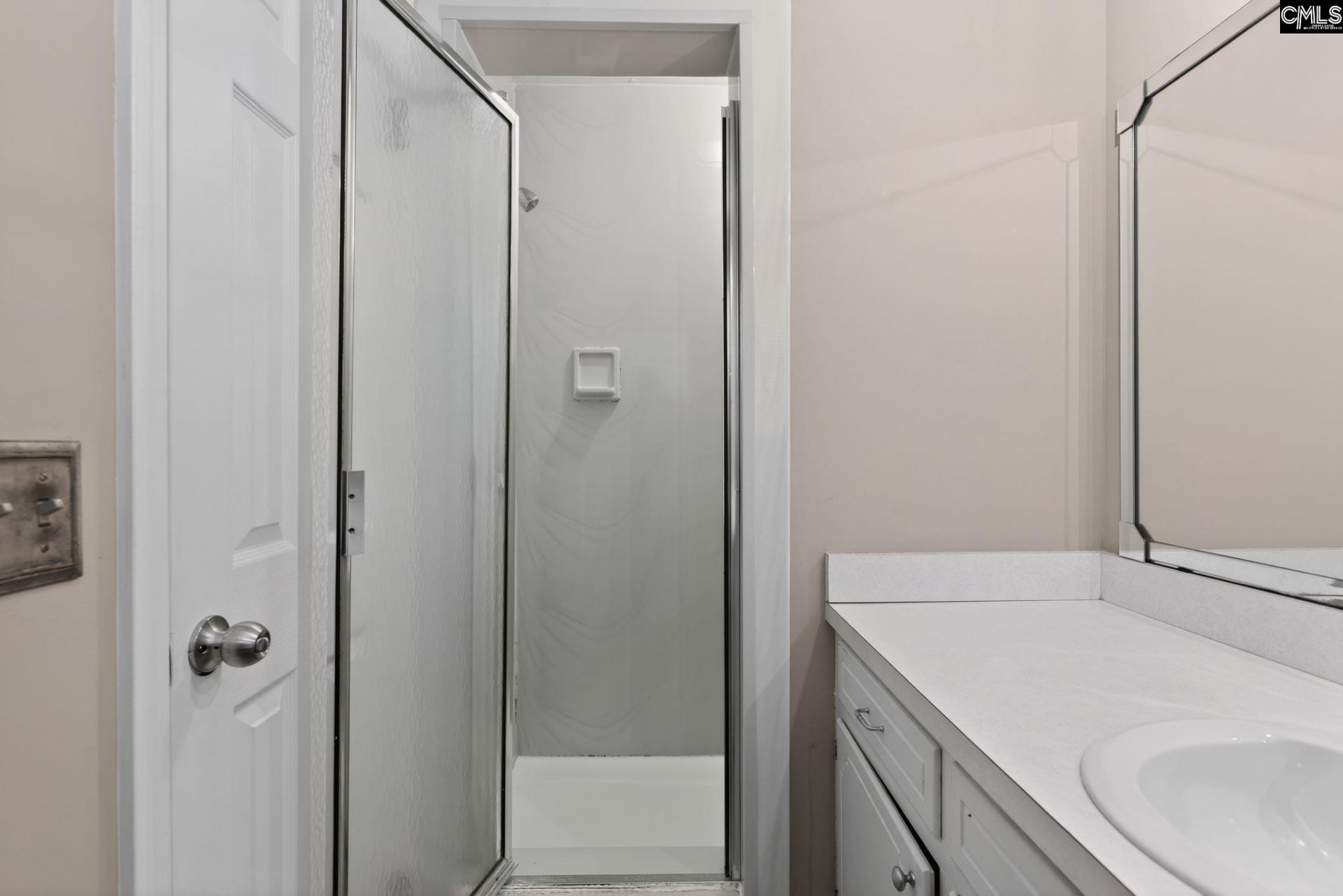 237 Charlwood Road Photo 31