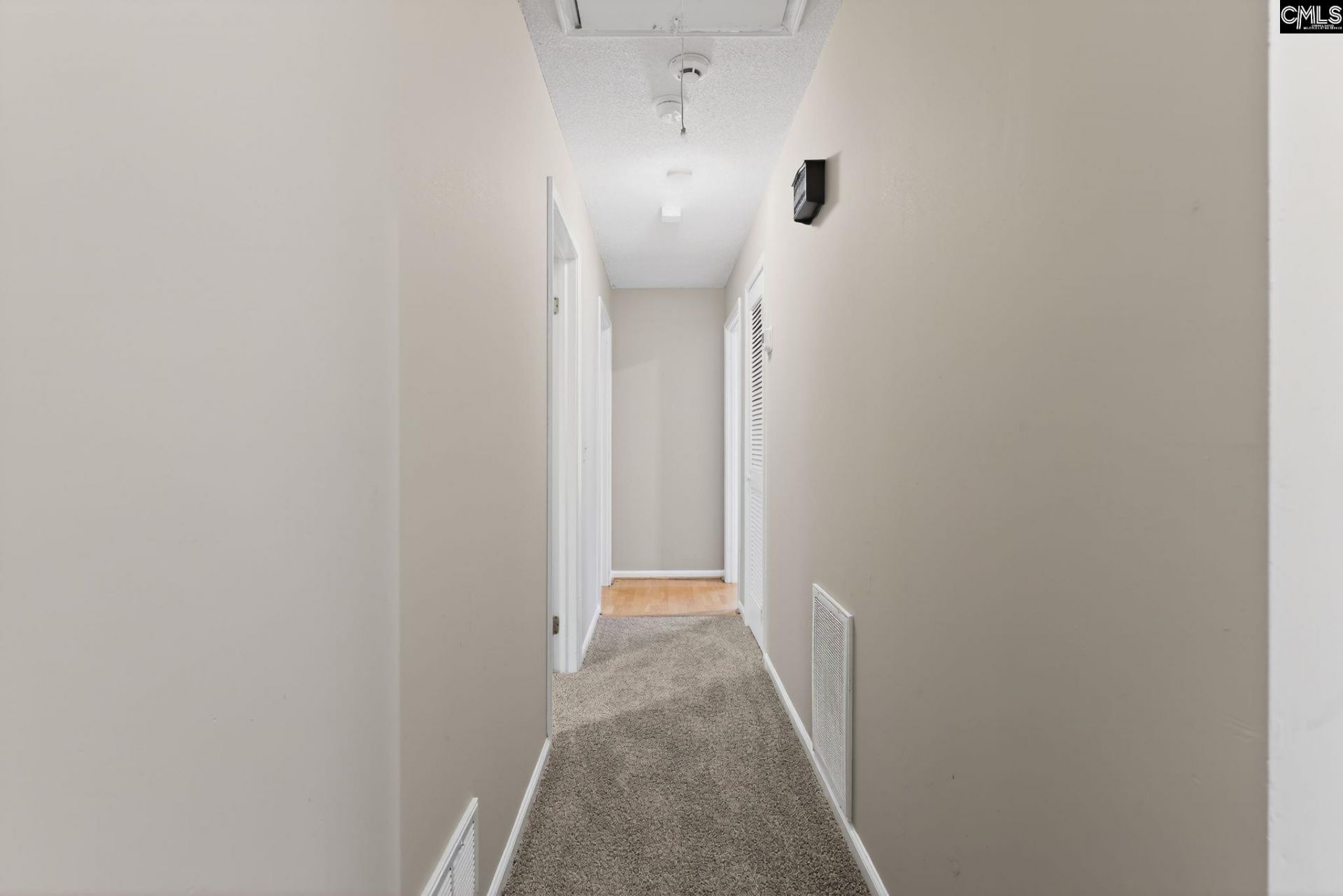 237 Charlwood Road Photo 32