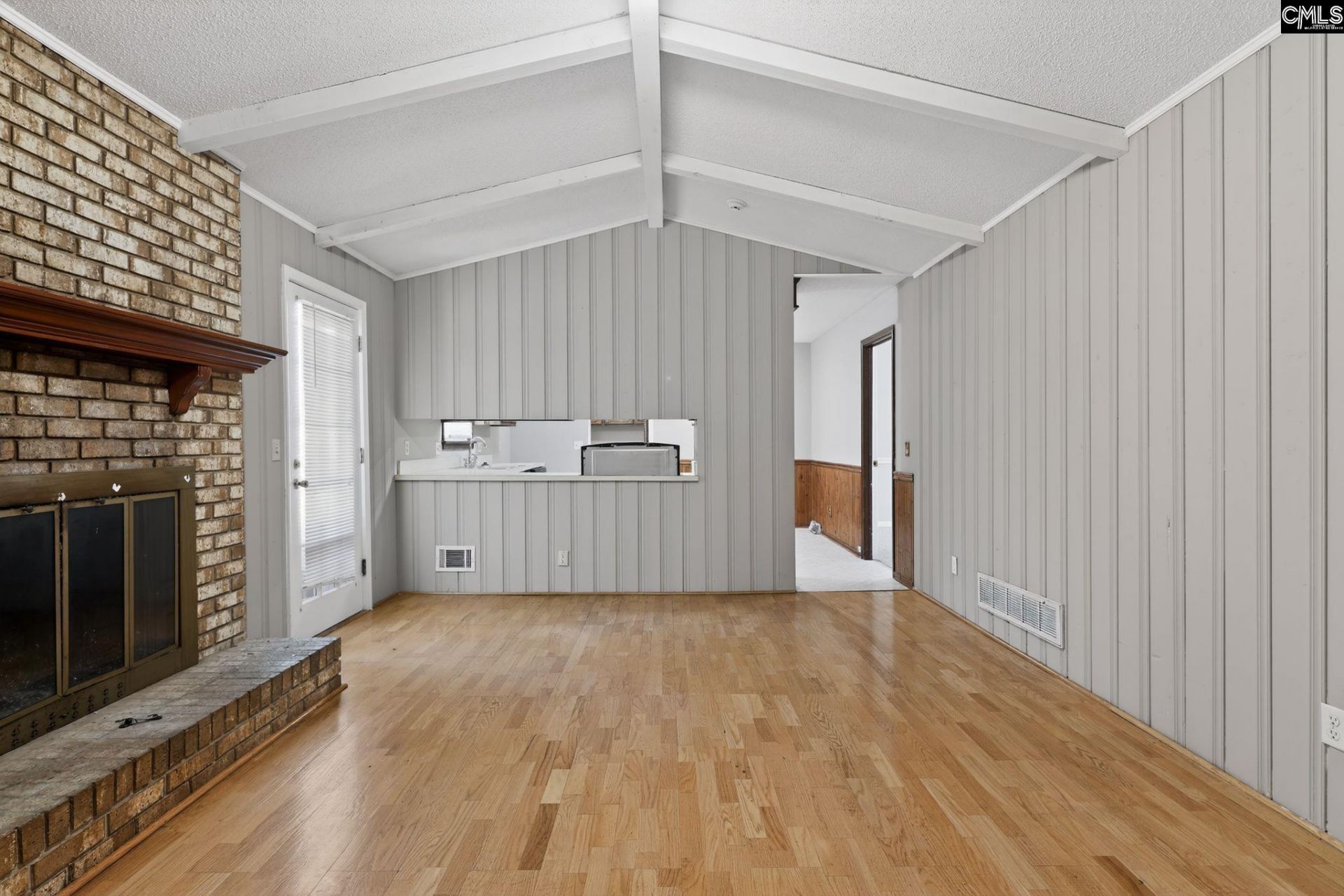 237 Charlwood Road Photo 9