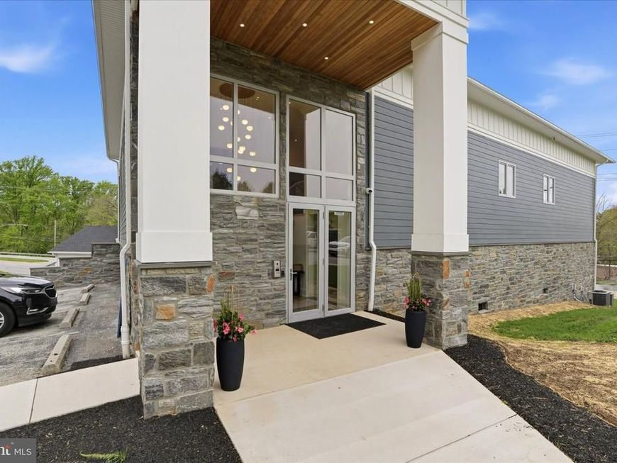 2090 Dutton Mill Road, Unit 200, Newtown Square, PA 19073 Main Photo