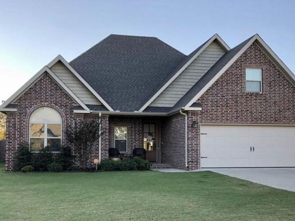 825 Oriole Ct, Jonesboro, AR 72405