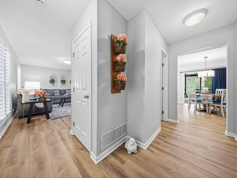 201 Farmwood Place, Columbus, OH 43230 Photo 12