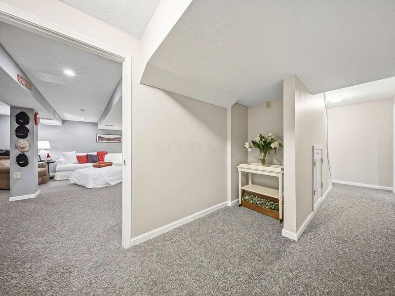 201 Farmwood Place, Columbus, OH 43230 Photo 49