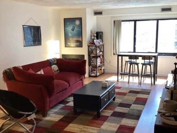 2130 Massachusetts Ave, Unit 3D, Cambridge, MA 02140