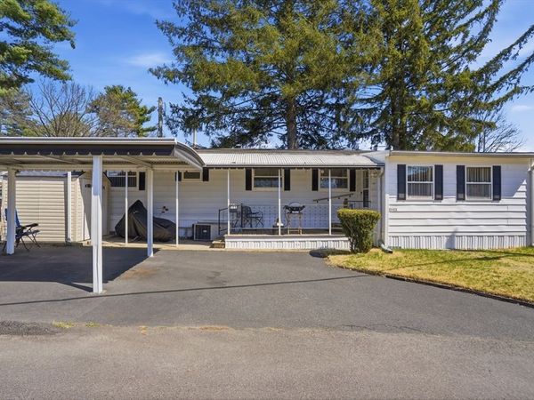 1346 Newport Aven, Unit c-11, Attleboro, MA 02703