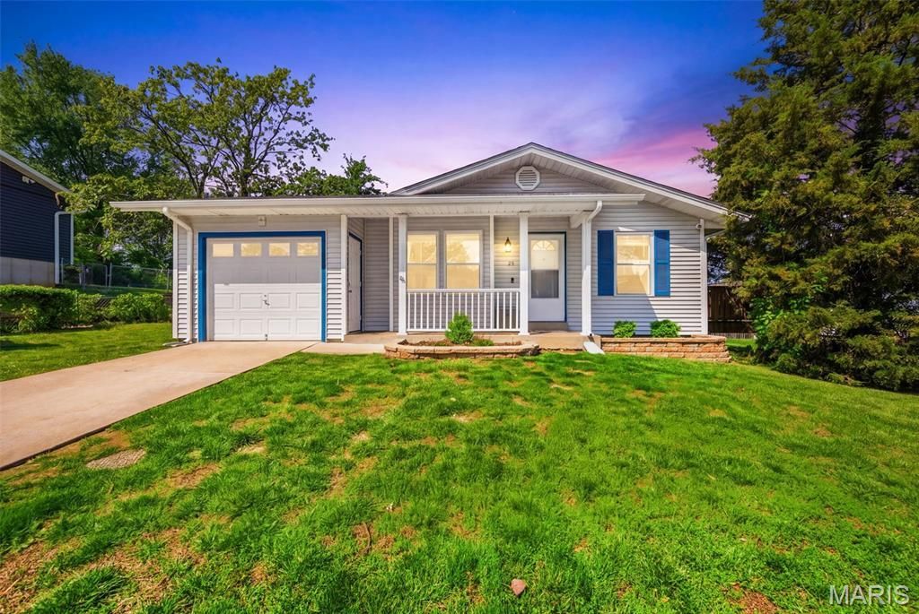 23 Oak Knoll Drive, Saint Peters, MO 63376 Main Photo