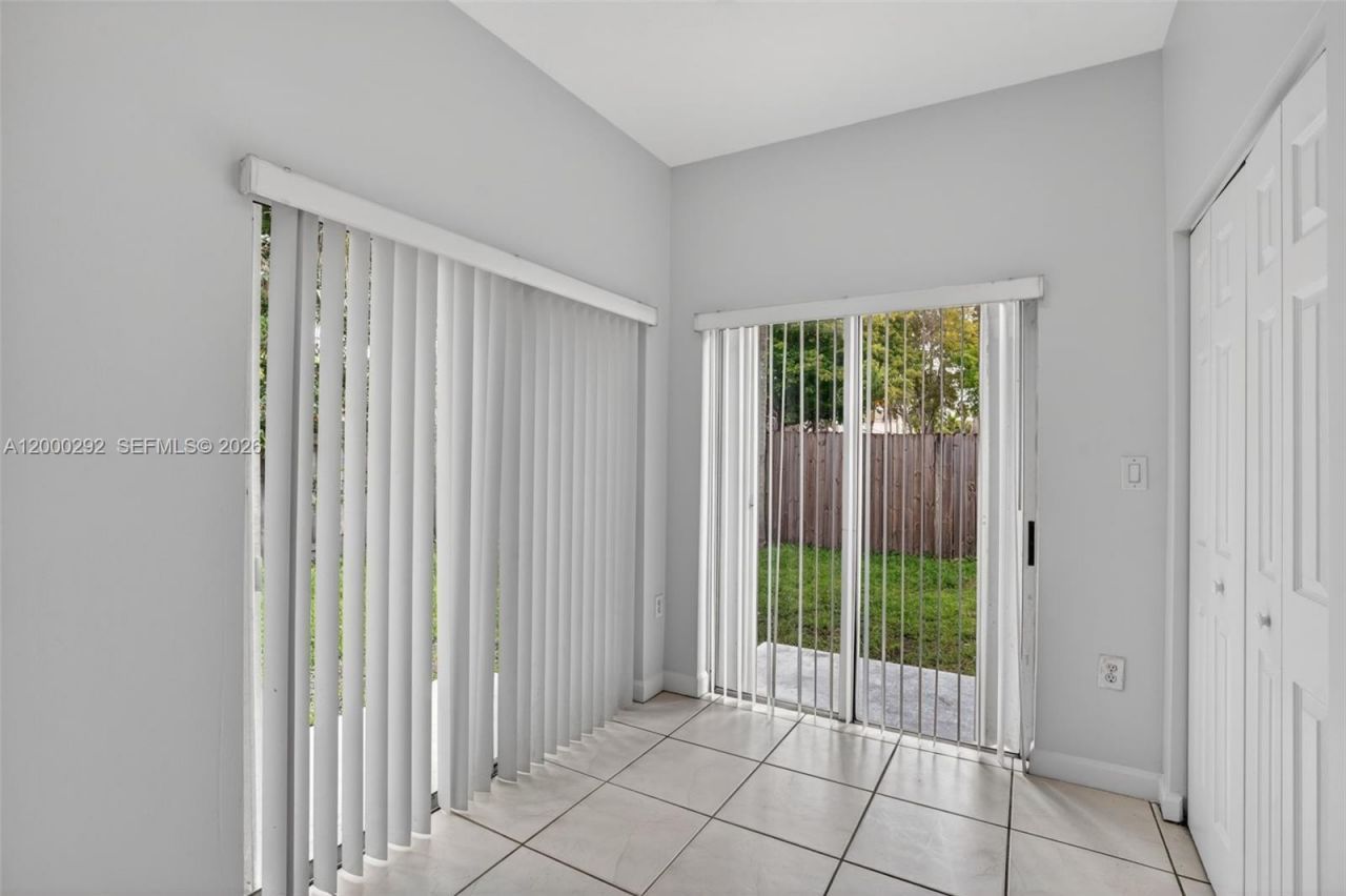 15521 SW 151st Ter, Miami, FL 33196 Photo