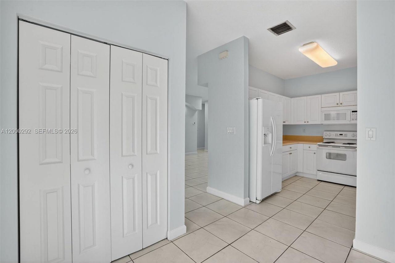 15521 SW 151st Ter, Miami, FL 33196 Photo