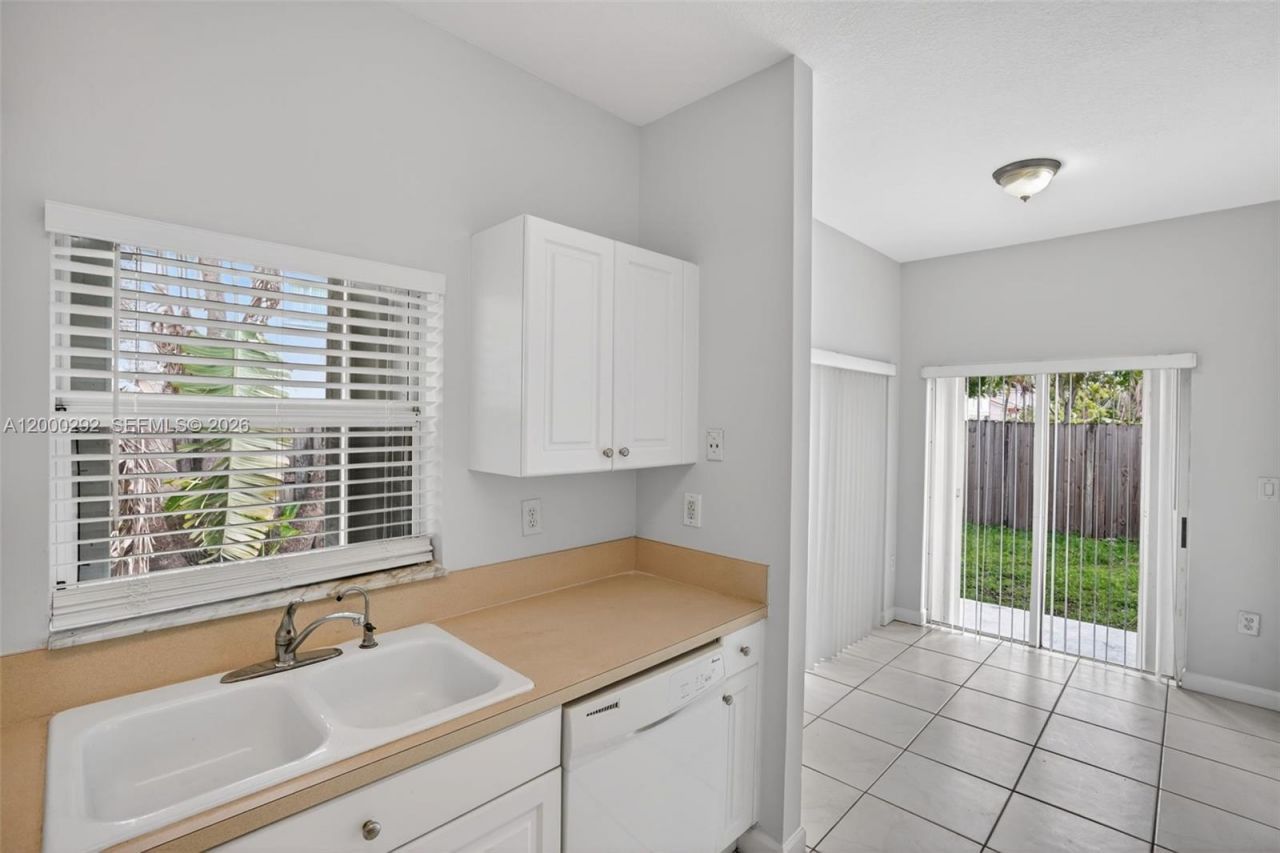 15521 SW 151st Ter, Miami, FL 33196 Photo