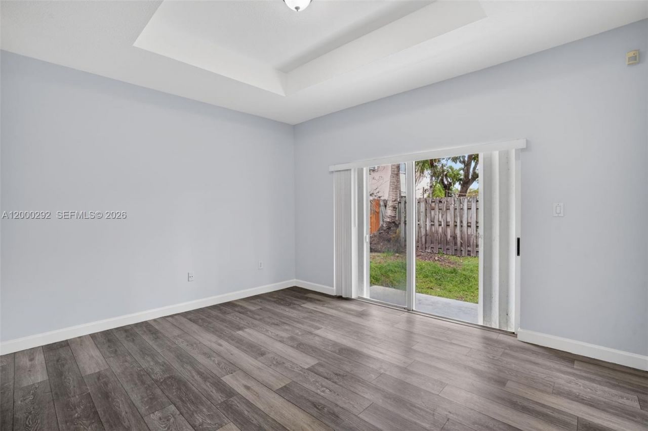 15521 SW 151st Ter, Miami, FL 33196 Photo