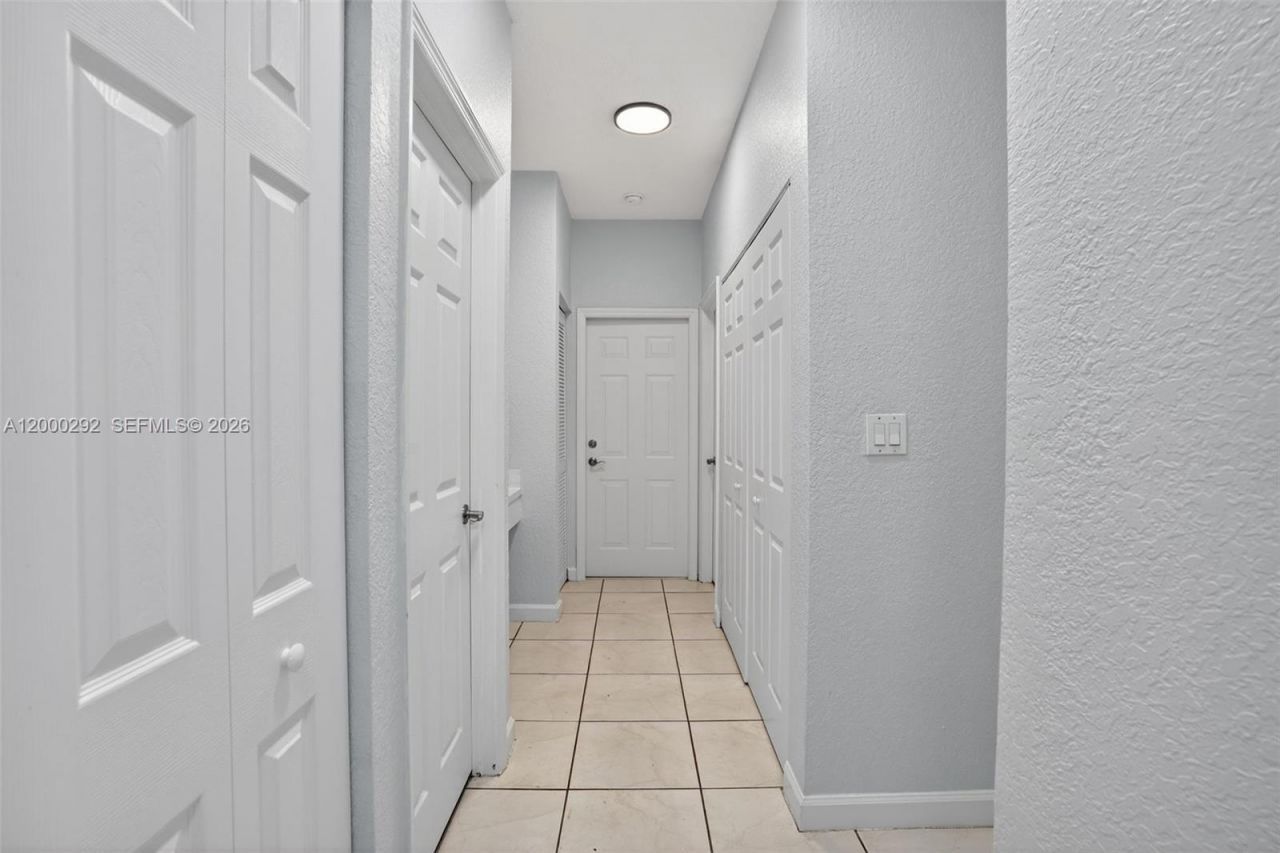 15521 SW 151st Ter, Miami, FL 33196 Photo