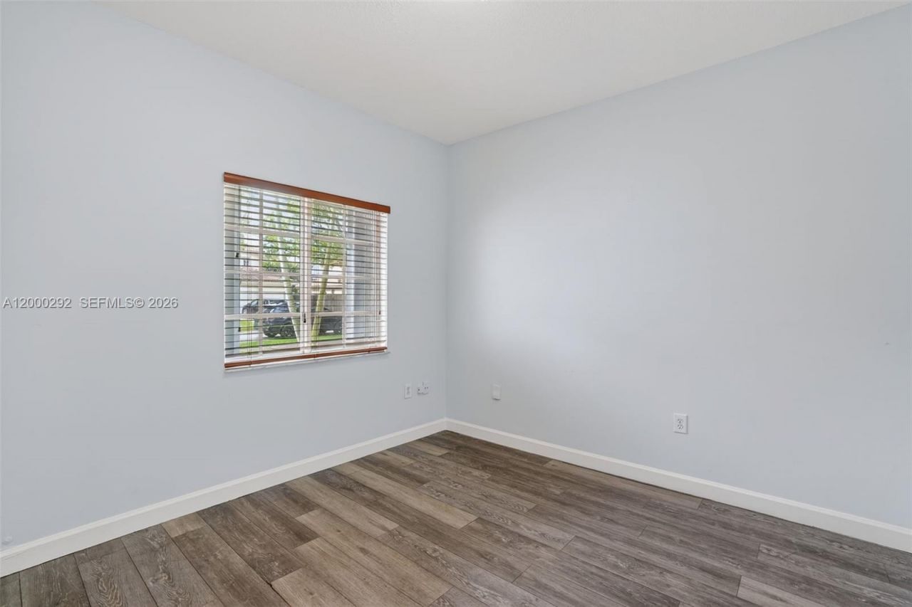 15521 SW 151st Ter, Miami, FL 33196 Photo