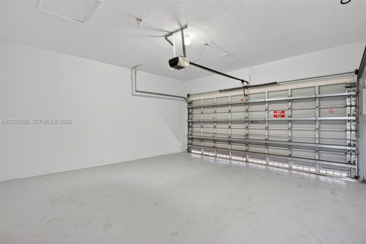 15521 SW 151st Ter, Miami, FL 33196 Photo