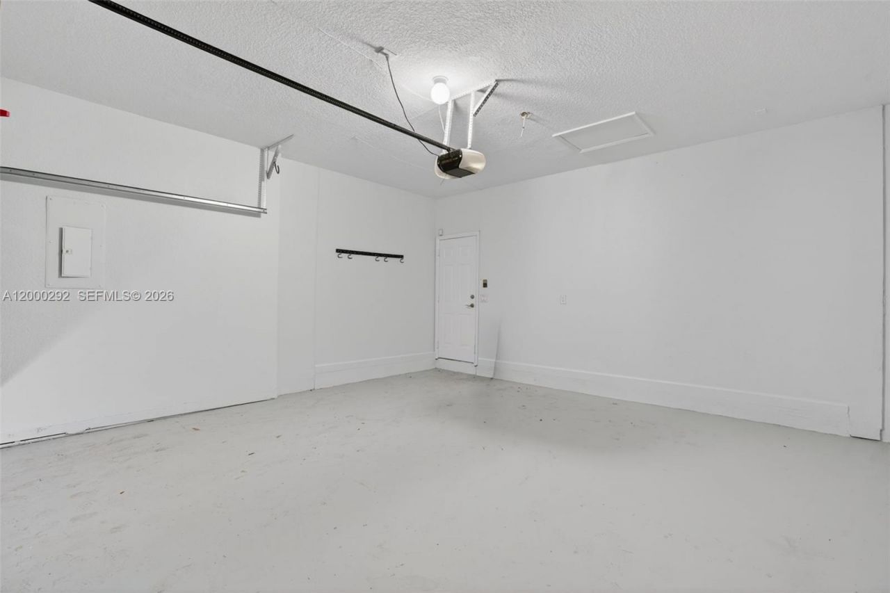 15521 SW 151st Ter, Miami, FL 33196 Photo