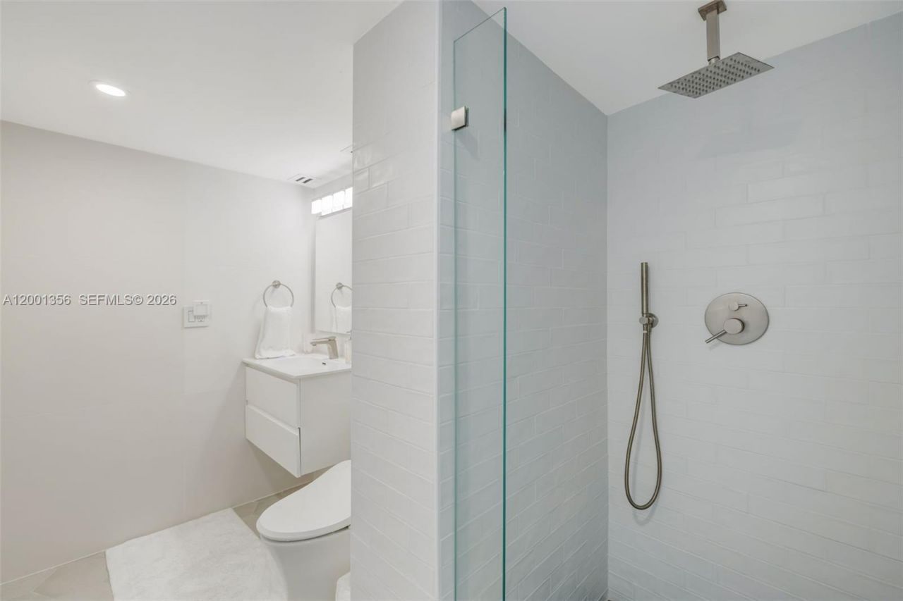 9511 Collins Ave, Unit 1210, Surfside, FL 33154 Photo