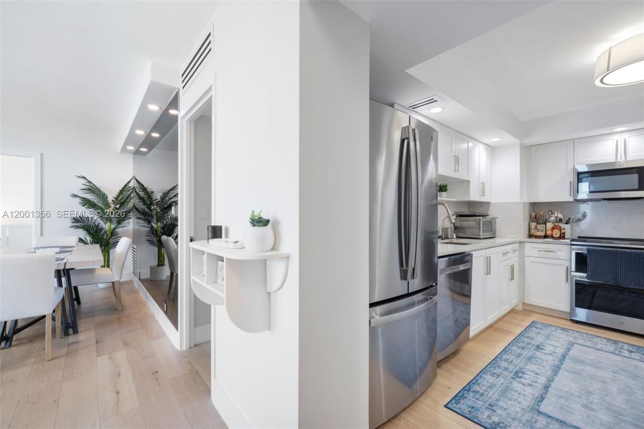 9511 Collins Ave, Unit 1210, Surfside, FL 33154 Photo