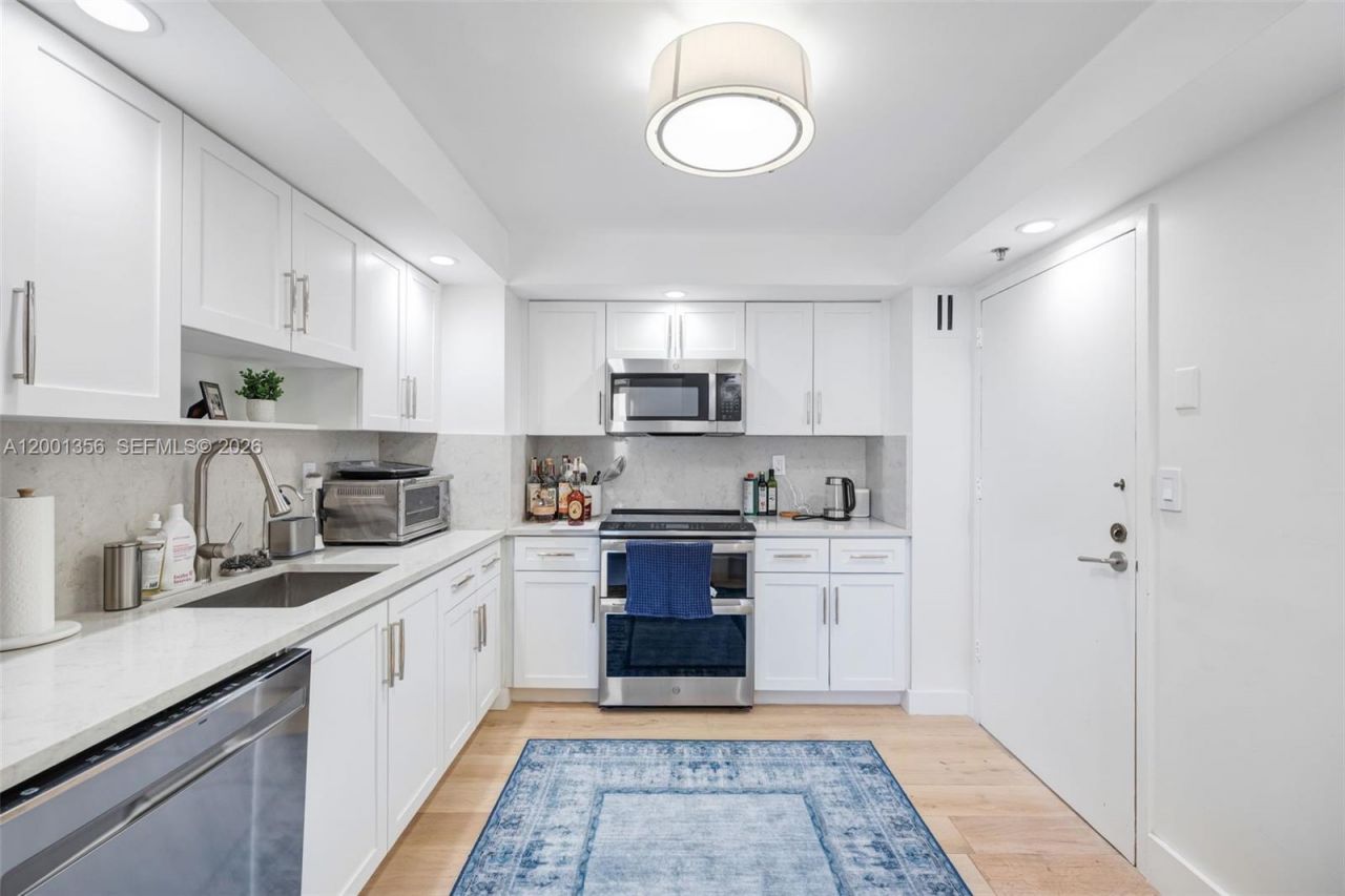 9511 Collins Ave, Unit 1210, Surfside, FL 33154 Photo