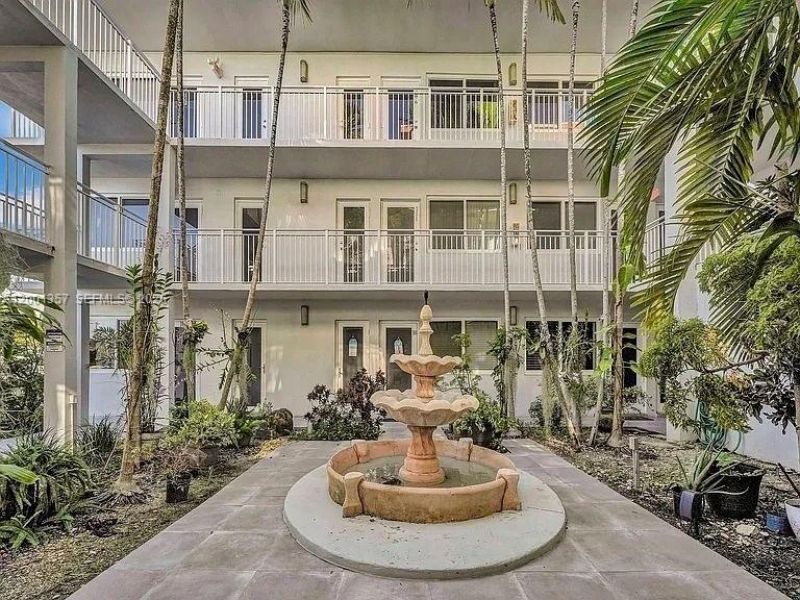 2430 NE 135th St, Unit 300, North Miami, FL 33181 Photo