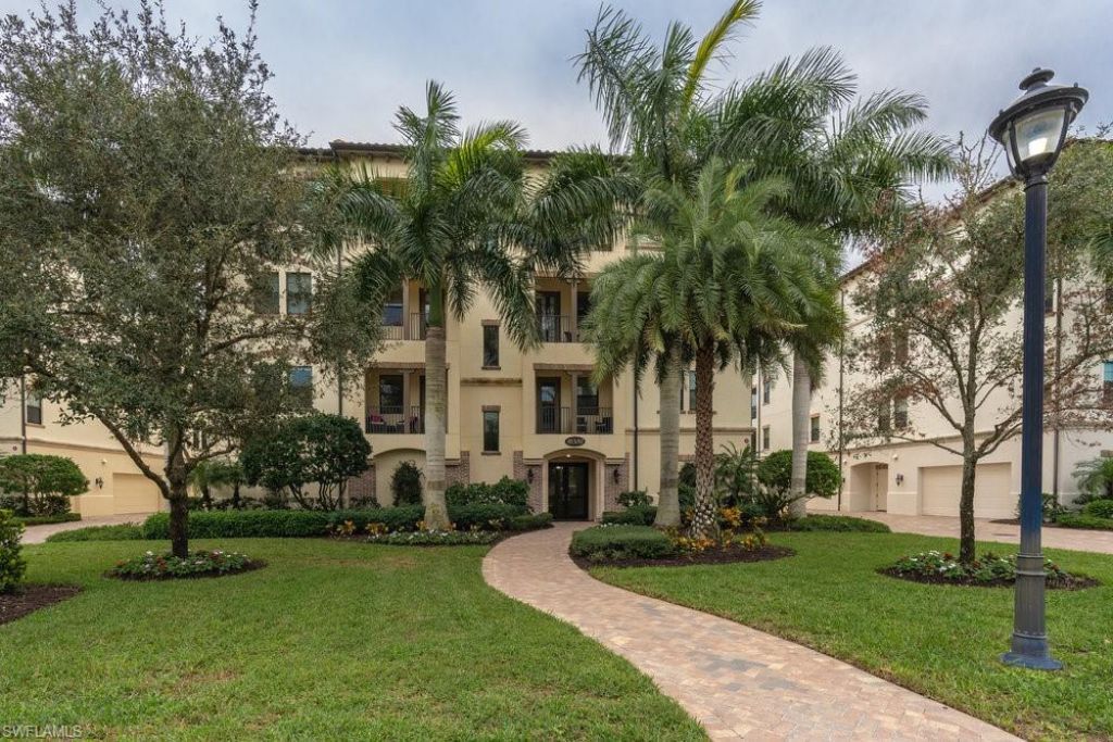 16382 Viansa Way, Unit 201, Naples, FL 34110 Photo