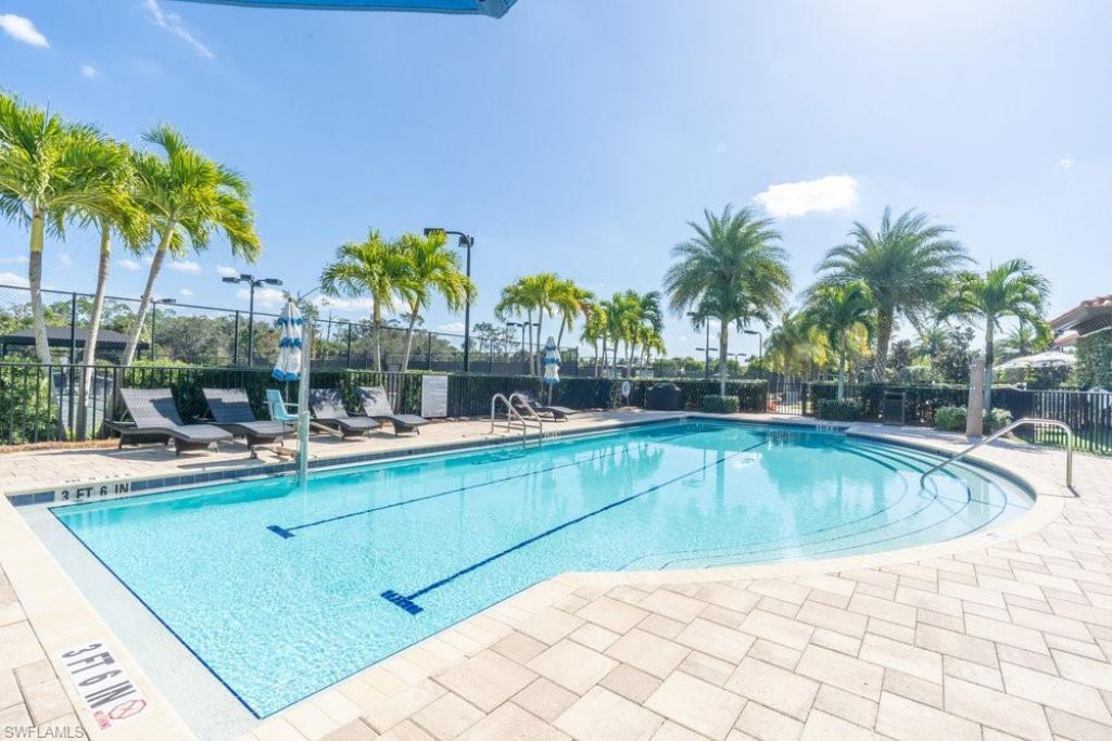 16382 Viansa Way, Unit 201, Naples, FL 34110 Photo