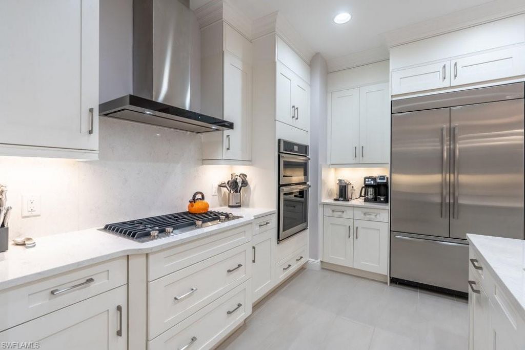 16382 Viansa Way, Unit 201, Naples, FL 34110 Photo
