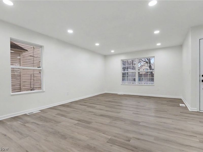 2911 E 102nd Street, Cleveland, OH 44104 Photo 11