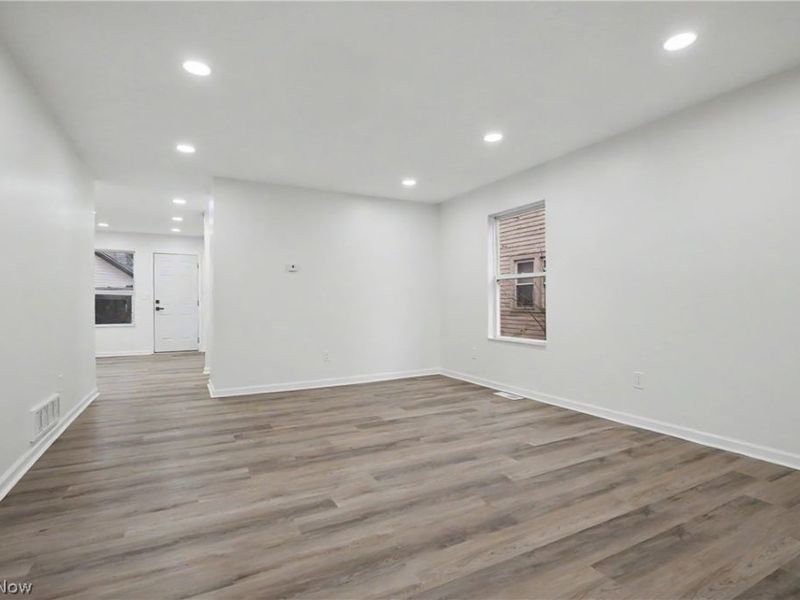 2911 E 102nd Street, Cleveland, OH 44104 Photo 14