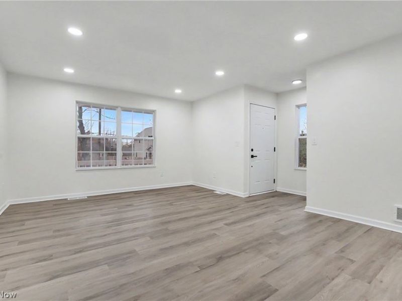 2911 E 102nd Street, Cleveland, OH 44104 Photo 16