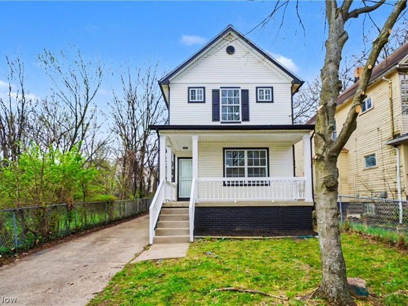 2911 E 102nd Street, Cleveland, OH 44104 Photo 2