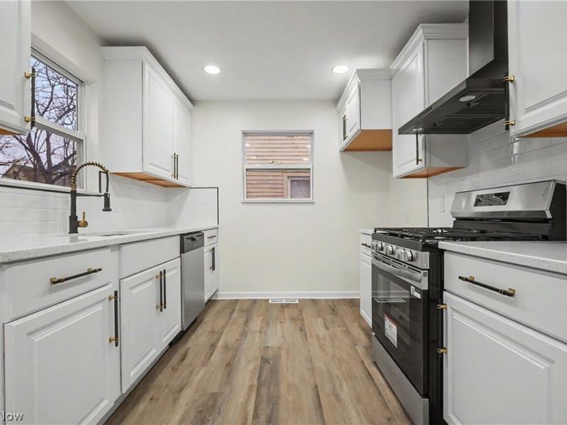 2911 E 102nd Street, Cleveland, OH 44104 Photo 2