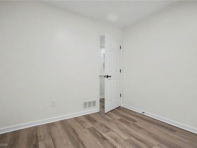 2911 E 102nd Street, Cleveland, OH 44104 Photo 22