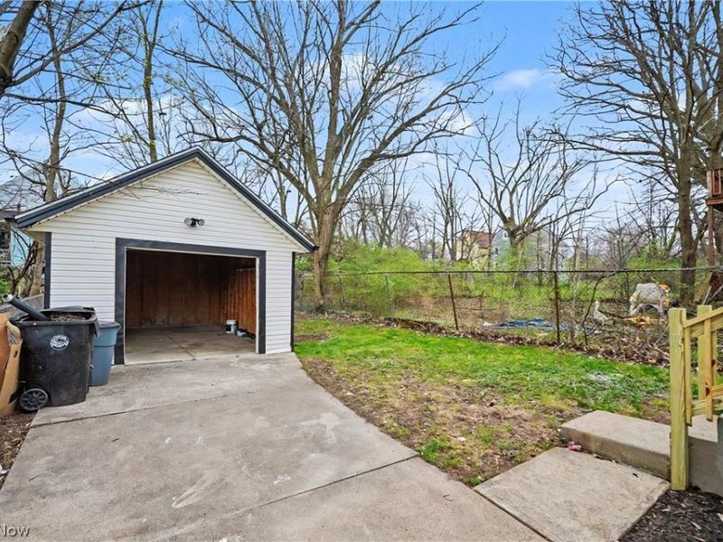 2911 E 102nd Street, Cleveland, OH 44104 Photo 5