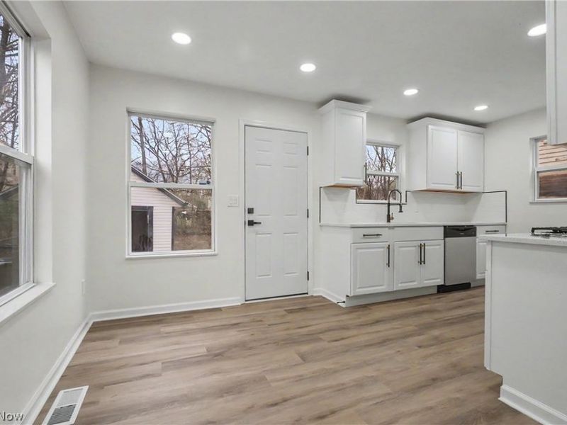 2911 E 102nd Street, Cleveland, OH 44104 Photo 8