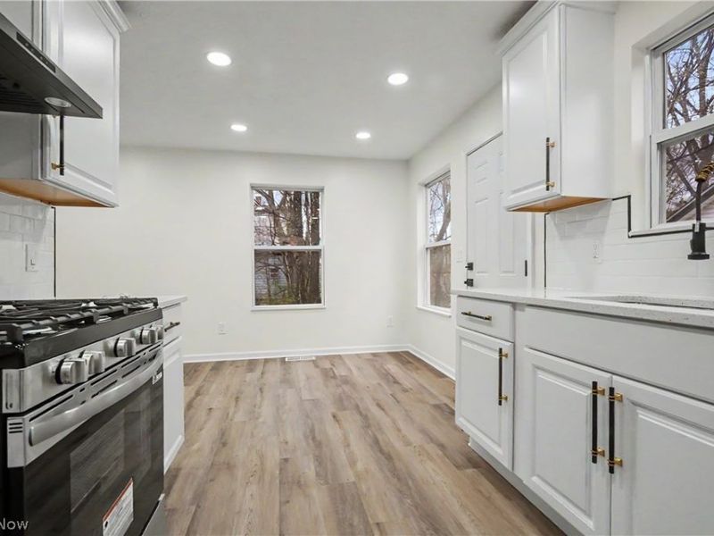 2911 E 102nd Street, Cleveland, OH 44104 Photo 9