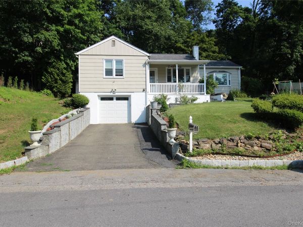 650 Warren Avenue, Thornwood, NY 10594