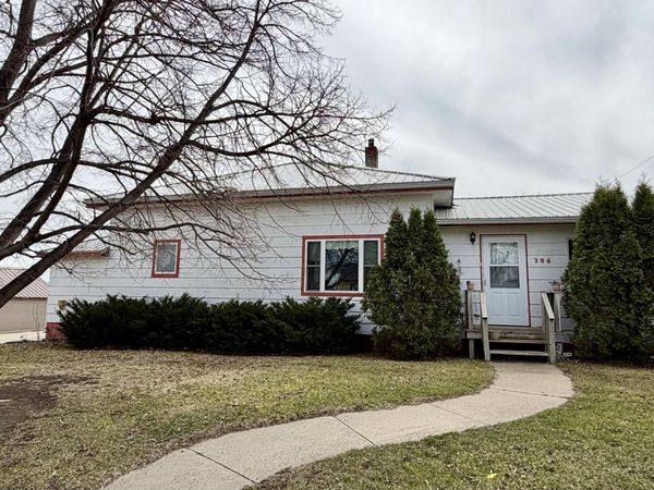 306 Seward Avenue, Roscoe, SD 57471