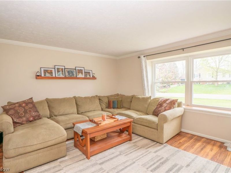 8028 Woodrush Drive NW, North Canton, OH 44720 Photo 6