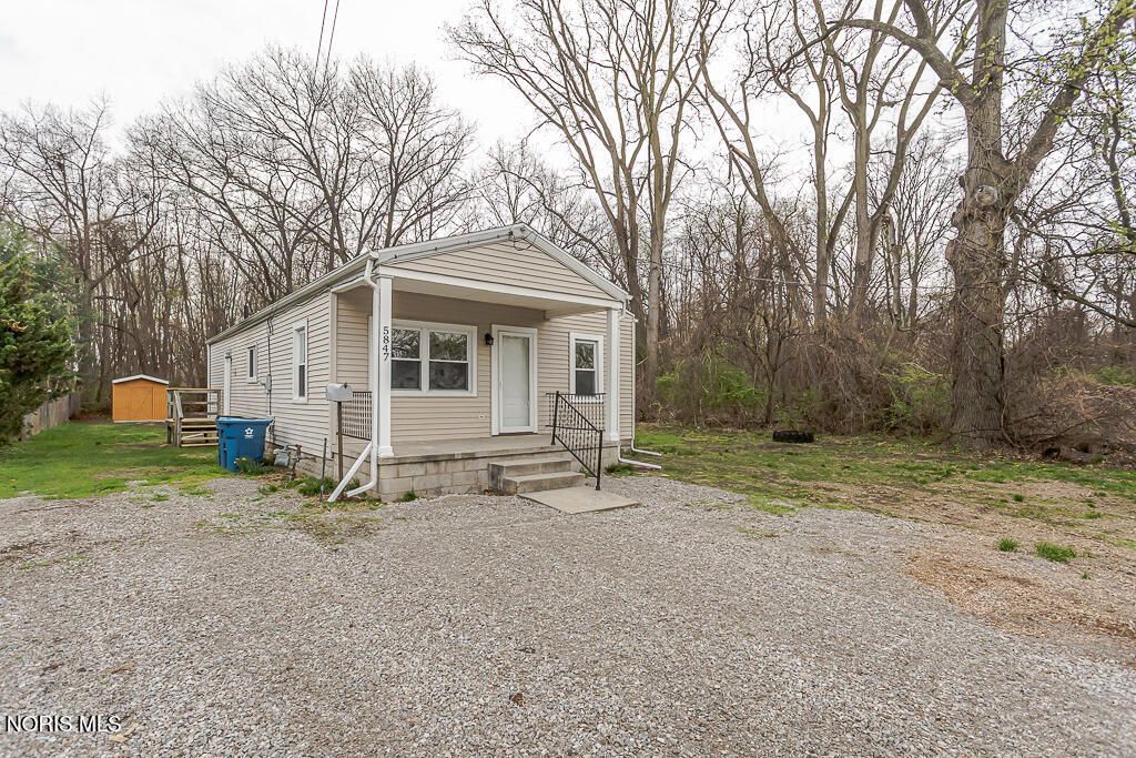 5847 Artwell Drive, Sylvania, OH 43560 Main Photo