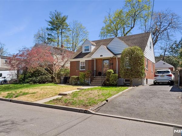 182 Carlson Place, BERGENFIELD, NJ 07621
